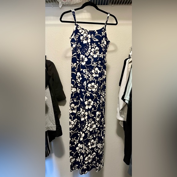 HILO HATTIE Hawaiian Maxi Sleeveless Vintage Floral Blue White Gold Dress - NWOT - Picture 1 of 5